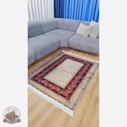 جزئیات فرش زمینه کِرم قرمز مدرن جنس مخمل تُرک استُپ دار ابعاد سفارشی