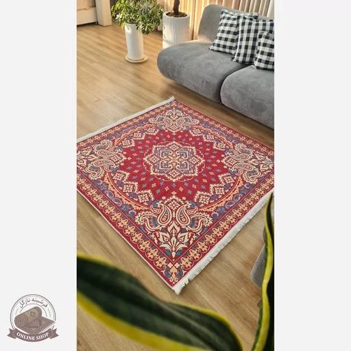 بهترین قیمت فرشینه مخمل مربعی استُپ دار ( اصلا سُر نمیخوره ) q117