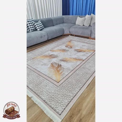 بهترین قیمت فرشینه مخمل مدرن طرح پَر طلایی استُپ دار (ابعاد سفارشی) h406