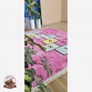 فرش کودک جنس مخمل طرح لِی لِی استُپ دار( ضد سُر)